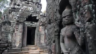 Angkor Wat Antik Tapınağında Düşük Rahatlatıcı Taş Duvarlar