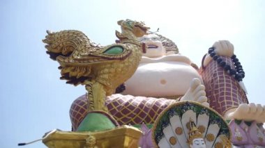 Gülümseyen Buda Çin Mutluluk, Zenginlik ve Şans Tanrısı Kamu Tapınağında