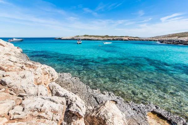 Obloha Moře Lodě Krajina Cala Varques Mallorca — Stock fotografie