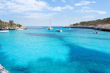 Santanyi, Mayorka 'da tekneli deniz manzarası