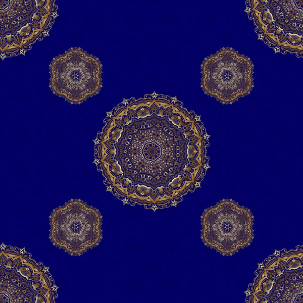 青い背景に伝統的な装飾 シームレス古典的なベクトル黄金のパターン — ストックベクタ