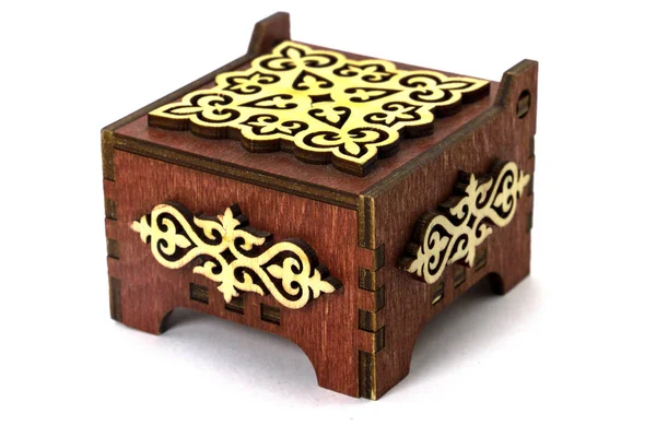 Bir desen Orta Asya ile kahverengi ahşap kutu