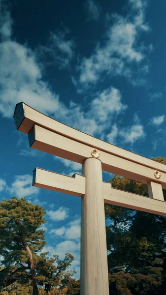 Mavi Gökyüzü Arka Planlı Japon Türbesi — Stok fotoğraf
