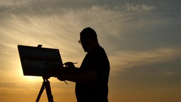 Artista Escribir Una Silueta Imagen Aire Libre Atardecer — Vídeos de Stock