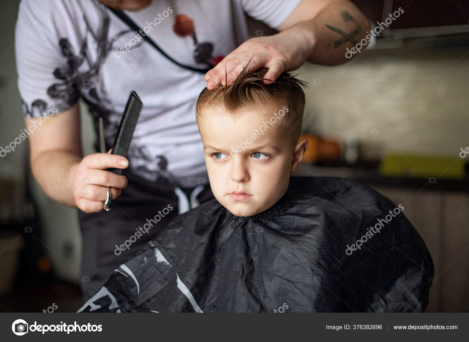 Barbershop Hairdressing Home Men's Children's Haircuts Hairdresser Cuts Boy  Stylish Stock Photo by ©KatrinaSid 376382696