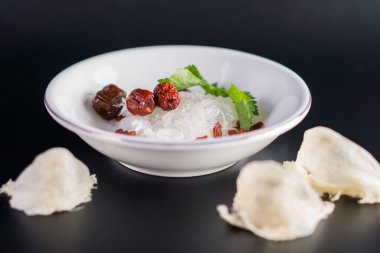 Yenilebilir kuş yuvası çorbası.