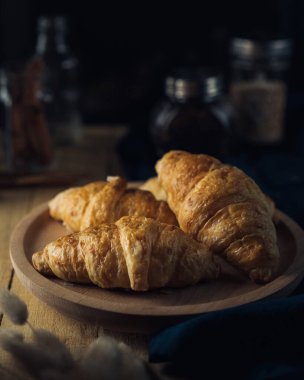 Tereyağlı Flaky Kruvasan Ekmeği