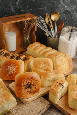 Taze ev yapımı ekmek.