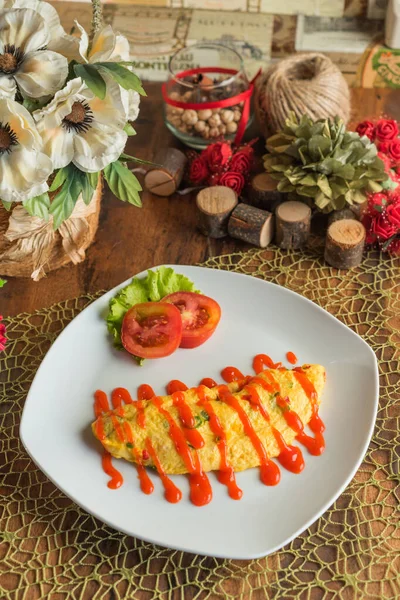 Omelette Dengan Chilli Sauce — Stok Foto