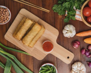 Endonezya Çıtır Kızarmış Sebzeli Bahar Ekmekleri / Köfteleri