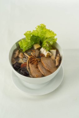 Vejetaryen Bak Kut Teh restoran yemekleri