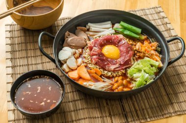 Biftekli Kore Hot Pot 'u