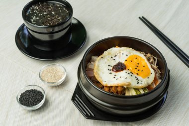  Kore Karışık Pirinç / Bibimbap