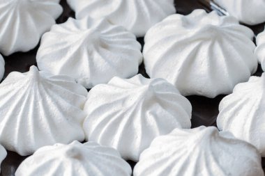 Beyaz mini meringues. Gıda arka plan