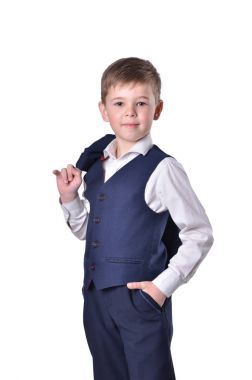 Gülen çocuk beyaz zemin üzerine mavi elbiseli