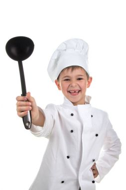 Mutlu küçük şef onun siyah Kepçe beyaz arka plan üzerinde gösterilen.