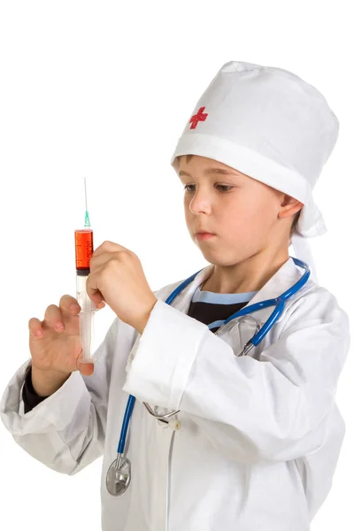 Dokter voorbereiden op het maken van een injectie. — Stockfoto