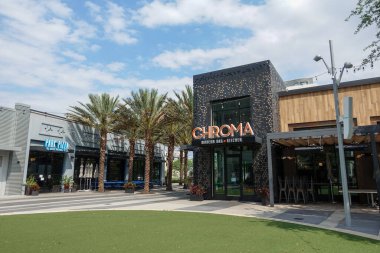 Orlando, FL / USA-4 / 11 / 20: FL ABD 'nin Orlando kentindeki Nona Gölü' ndeki Laureate Park 'taki küçük tabak modern restoran ve bar Chroma' nın dışı.