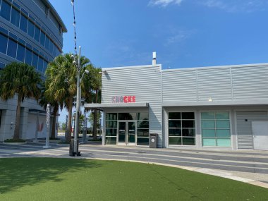 Orlando, FL / USA-4 / 10 / 20: Orlando, Florida 'daki Nona Gölü' nde çikolata ve çorap satan bir Chocks perakende mağazasının dışı.