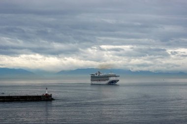 Victoria / Canada-9 / 14 / 19: Victoria Kanada limanına yanaşan bir yolcu gemisi.