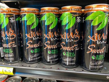 Orlando, FL / USA-5 / 3 / 20: Whole Foods marketinde Xing Sweet Green & Black Tea sergisi.