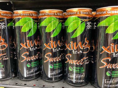 Orlando, FL / USA-5 / 3 / 20: Whole Foods marketinde Xing Sweet Green & Black Tea sergisi.