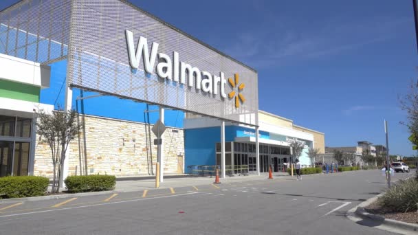 Orlando Usa Exterior Walmart Retail Store People Going Shop Cars — Stock Video