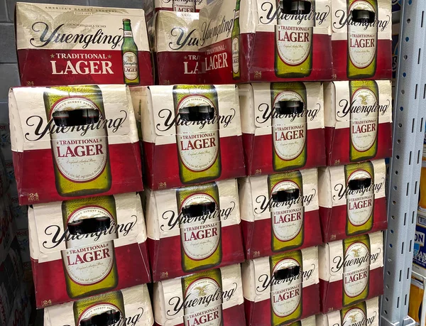 Orlando Usa Cases Bottles Yuengling Traditional Lager Grocery Store Waiting — Stock Photo, Image