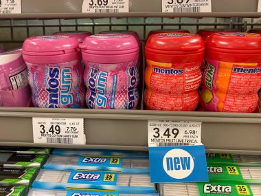 Orlando, FL / US-2 / 2 / 20: Bir Publix marketinin kasasında sakız şeker kutusu.