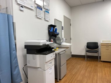 Orlando, FL / USA -5 / 8 / 20: Kanın hastalıklar veya uyuşturucu kullanımı için test edildiği bir laboratuvar.