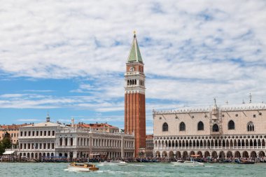 Veniece tarihi merkezinde, Piazza San Marco ve San Marco Meydanı, İtalya'nın görünümü