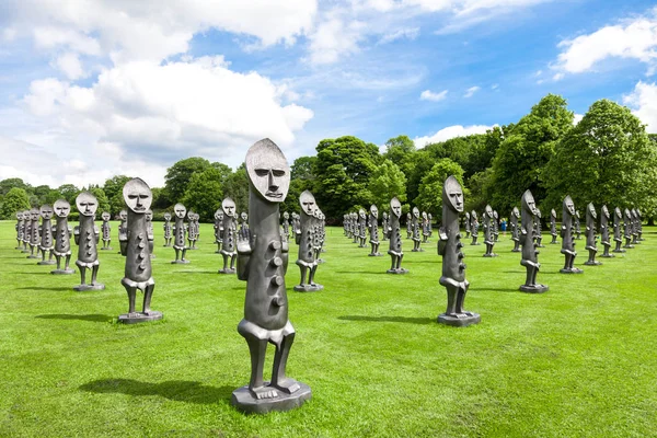 Skulptur im Park — Stockfoto