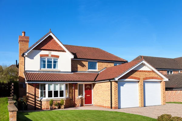 Çift garaj ile müstakil ev modern İngilizce