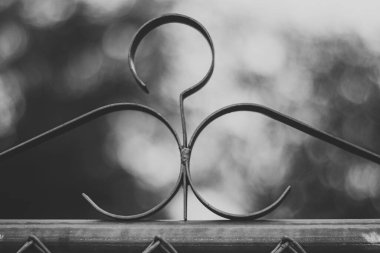 Kapının tepesindeki süsleme..