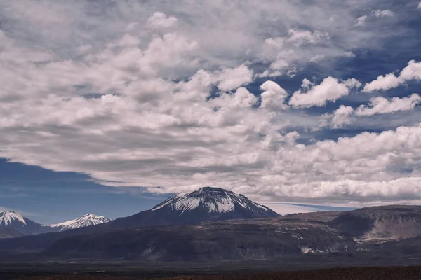 Manzara çöl bulutları, uzak ihtimal.