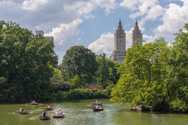New York, New York / ABD - 24 Temmuz 2019: Central Park Gölü