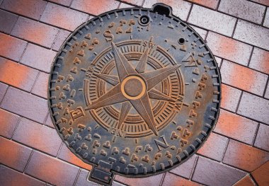 pusula şeklinde yol kapağı