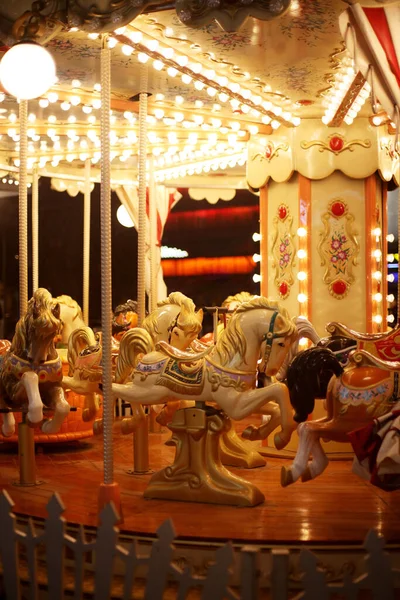 Beautiful Horse Christmas Carousel Holiday Park Horses Fairground Carousel Merry — Stock Photo, Image