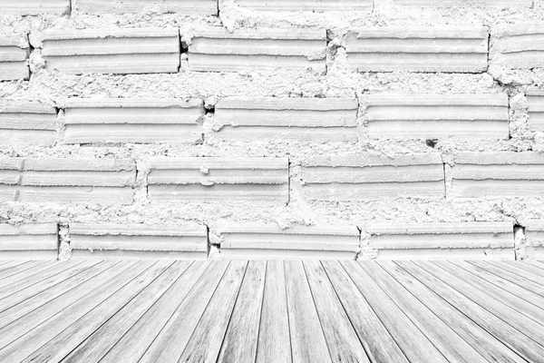 Ladrillo rojo superficie textura de la pared con terraza de madera — Foto de Stock
