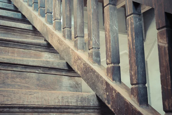 Ősi fa lépcső — Stock Fotó
