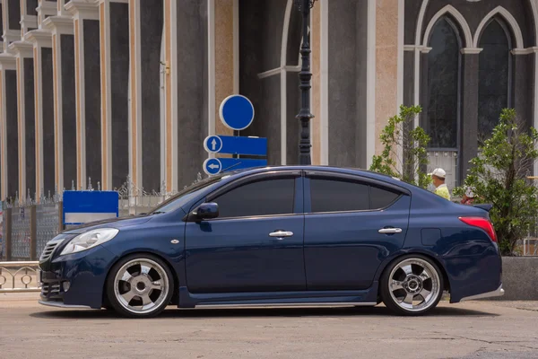 Řídit auto cestování do katedrály Neposkvrněného početí Panny Marie — Stock fotografie