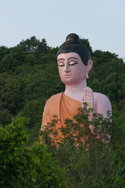 Estatua de Buddha tailandés — Foto de Stock