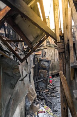 Yangın yangın hasar