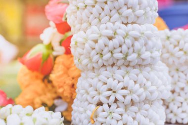 Garland Yasemin çiçek