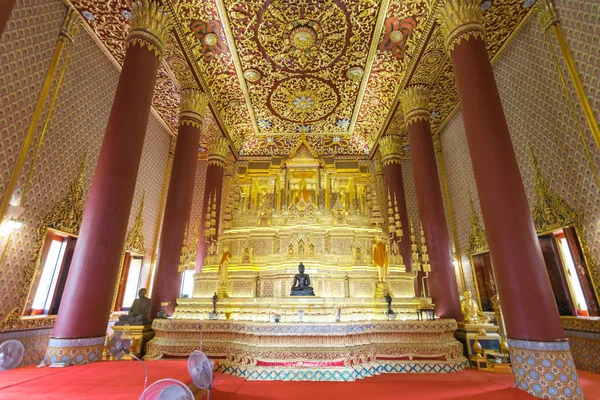 Estátua de buddha tailandesa (Wat Thep Sirin ) — Fotografia de Stock