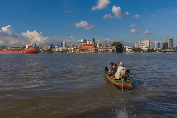 Cestování lodí po řece Chao Phraya — Stock fotografie