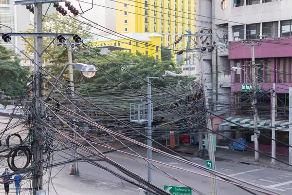 Sistema de eletricidade com cabo emaranhado de fio elétrico — Fotografia de Stock