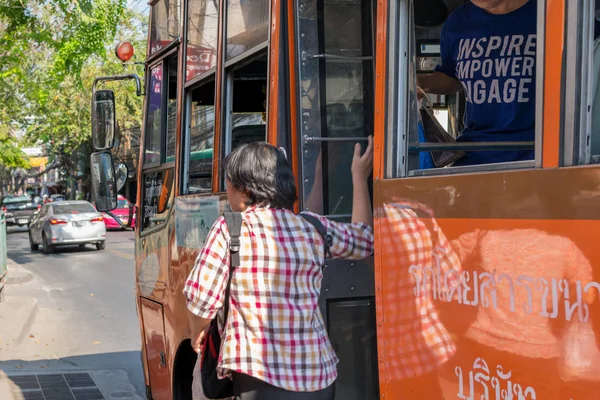Autobus v Bangkok Thajsko — Stock fotografie
