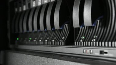 Sunucu ve RAID depolama, yükleme sabit disk