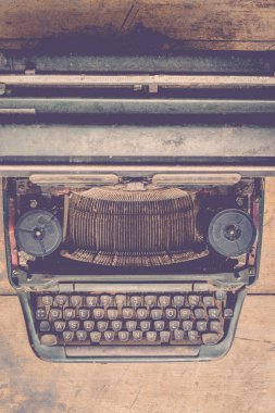 ahşap üzerine daktilo